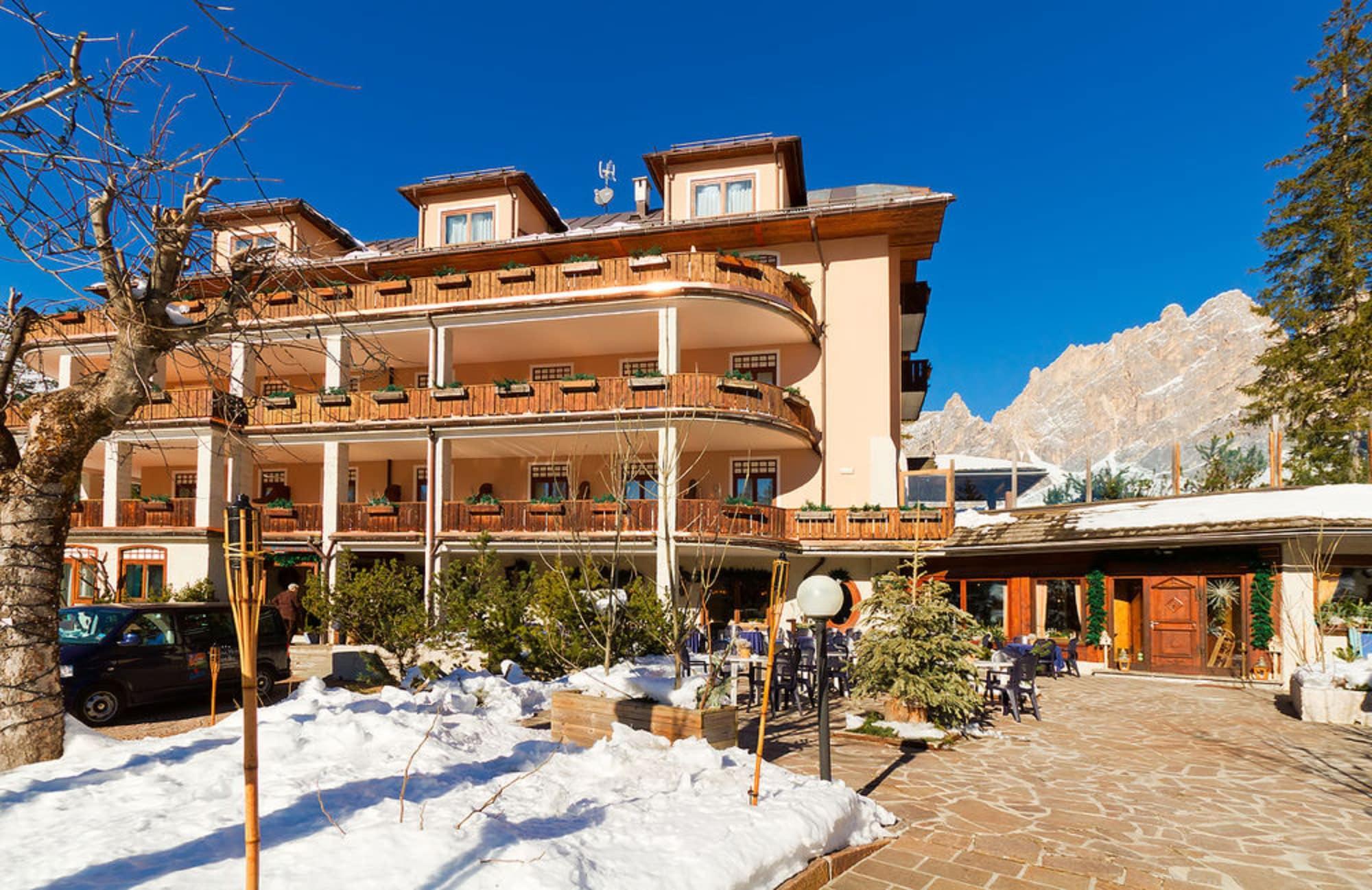 Boutique Hotel Villa Blu Cortina D'Ampezzo Exterior photo