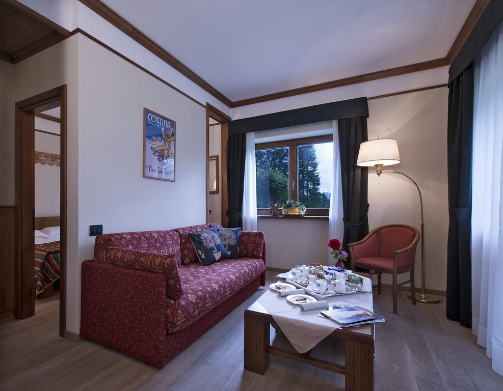Boutique Hotel Villa Blu Cortina D'Ampezzo Room photo